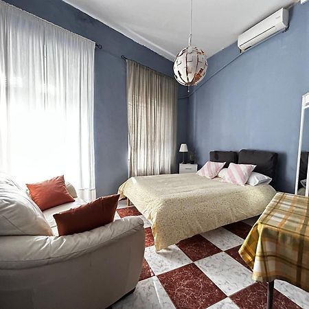 Santa Isabel Low Cost Rooms In Private House Seville Luaran gambar