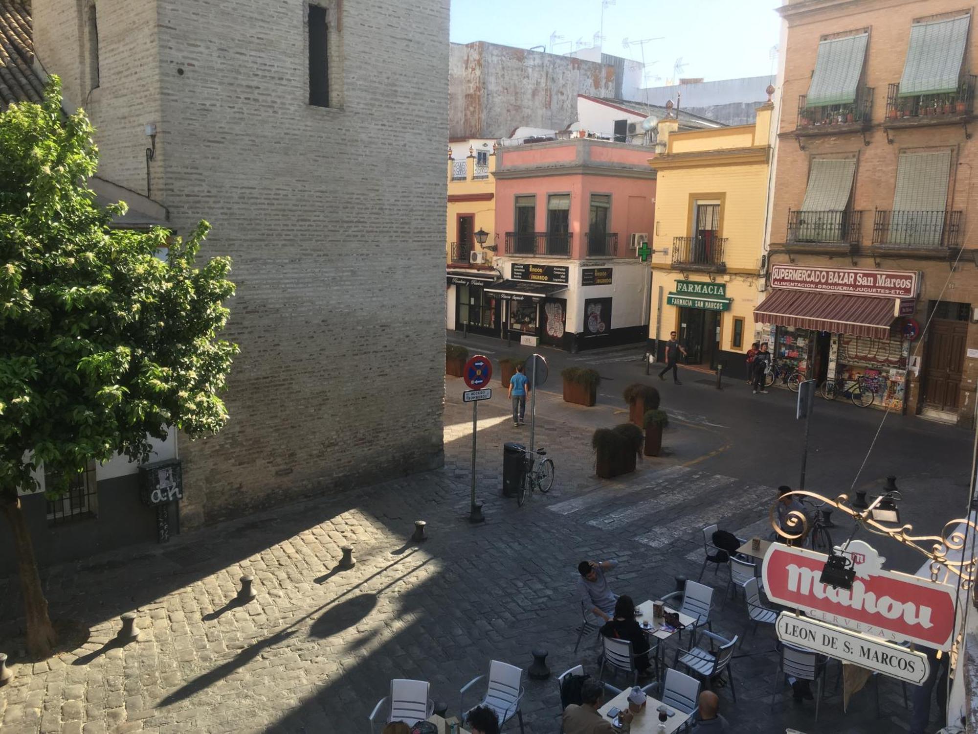 Santa Isabel Low Cost Rooms In Private House Seville Luaran gambar